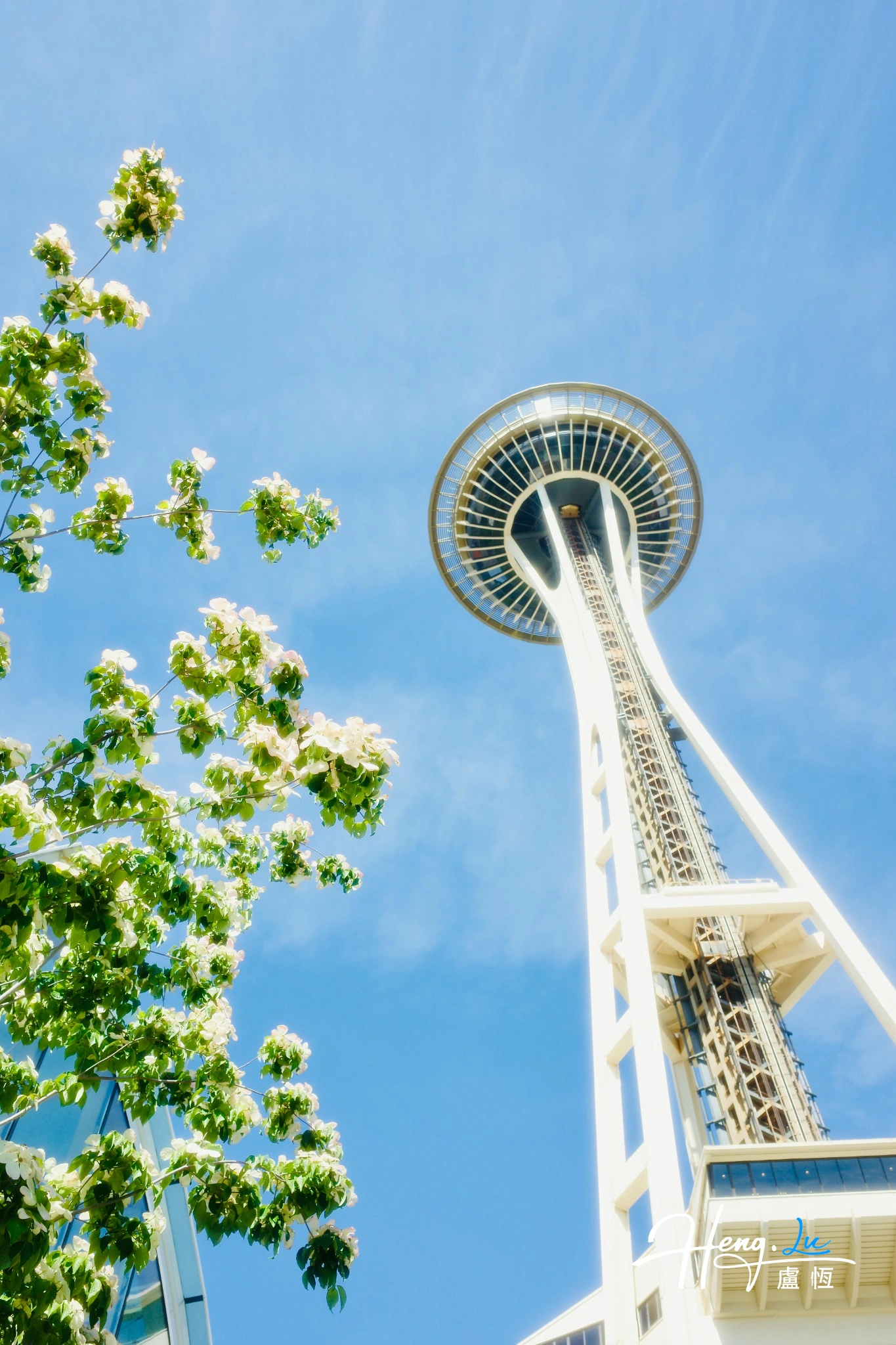 Seattle tower photographed by Heng Lu